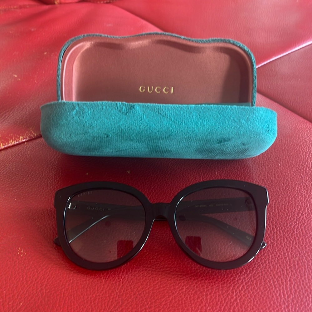 Gucci Black Sunglasses with Teal Case
